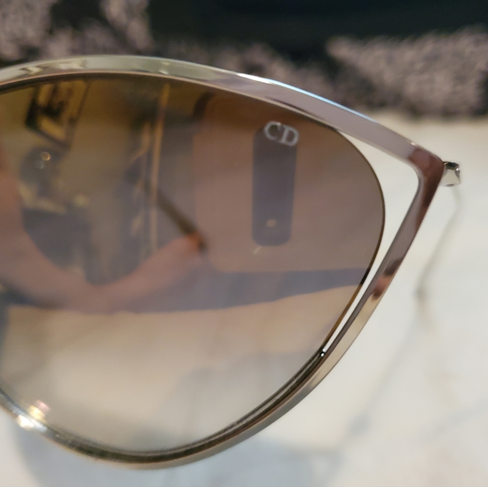 Authentic DIOR Sunglasses - Picture 2 of 6